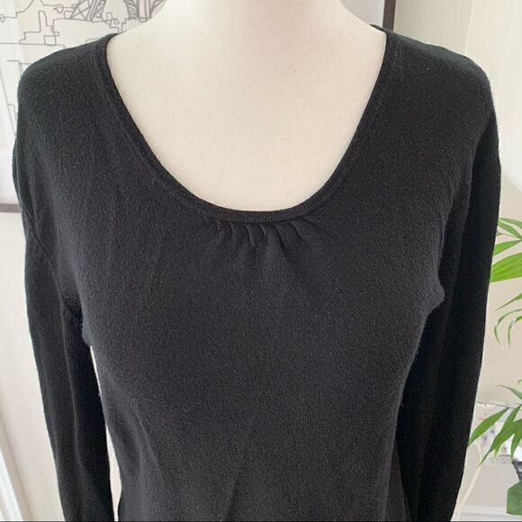 Long Bell sleeves black top - Picture 3 of 6